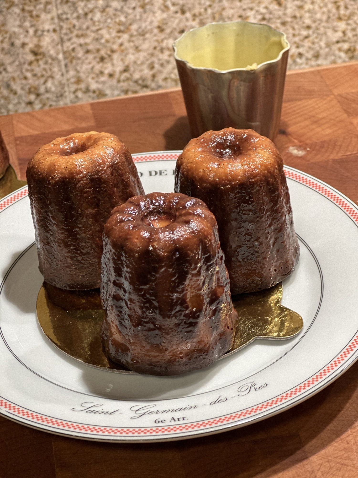 Canelés de Bordeaux – Journey through the professional career of a